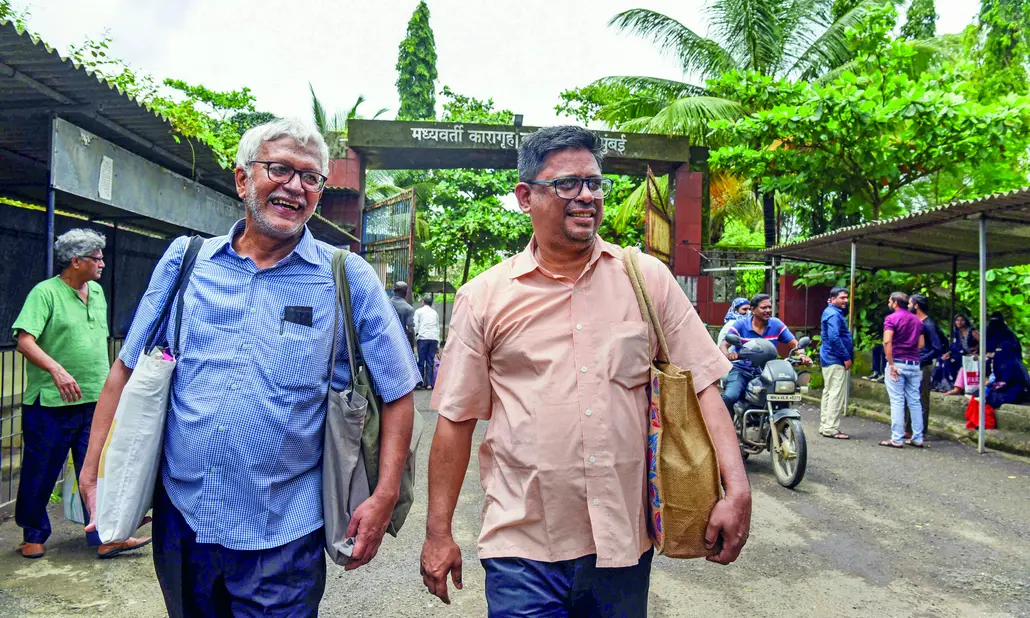 [India] El viejo Estado ataca de nuevo a Vernon Gonsalves y Arun Ferreira