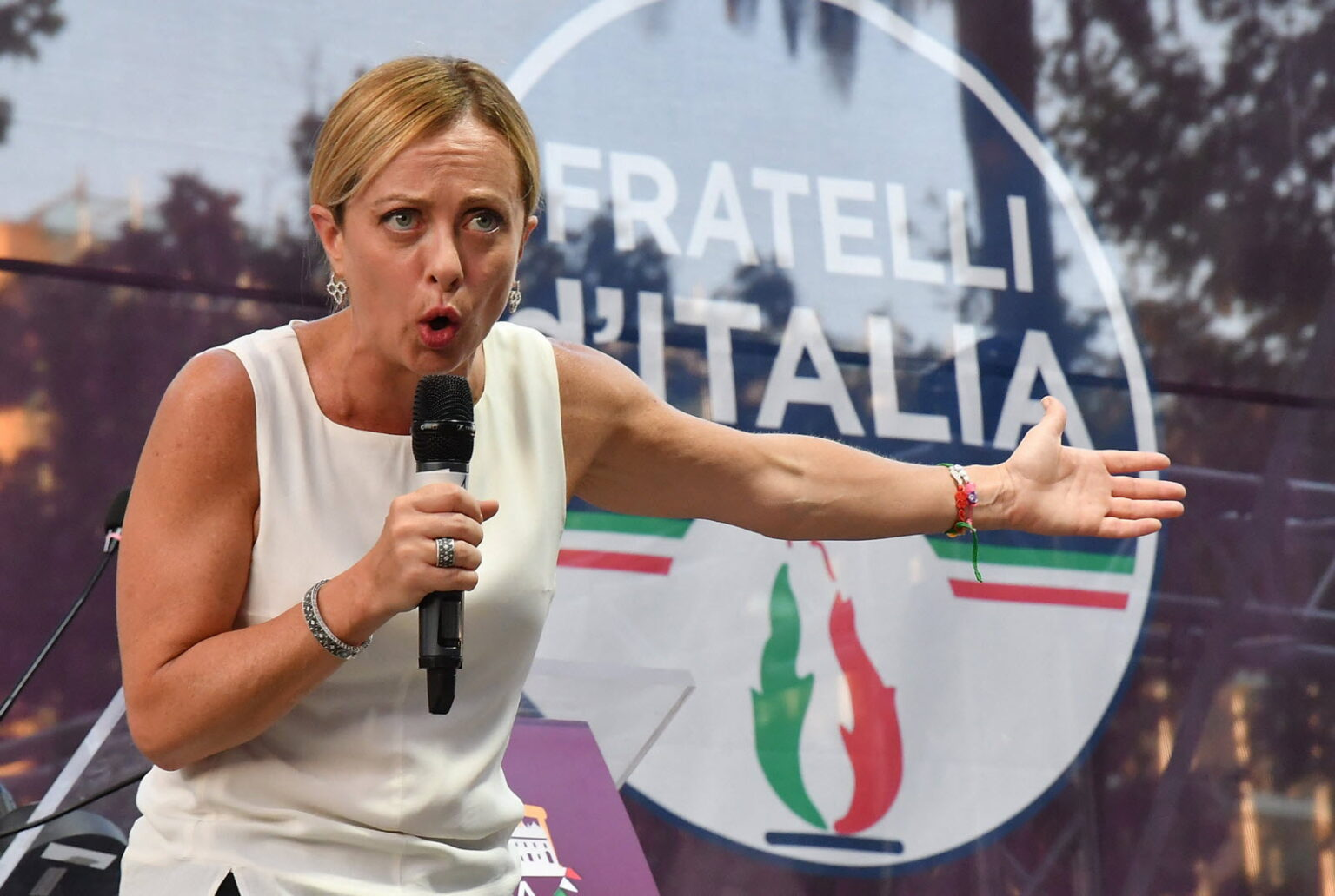 Criminales de la Cumbre del G7: #6 Italia