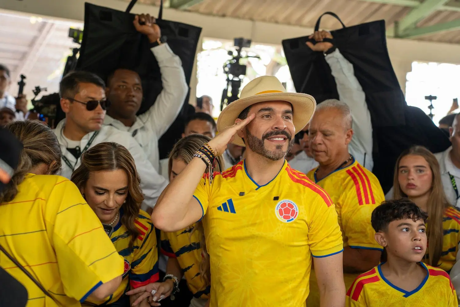 [Colombia] Abelardo de la Espriella elegido en la farsa electoral