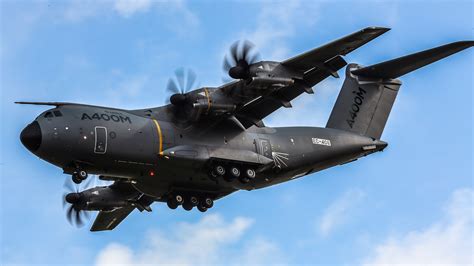 El gobierno español quiere suministrar aviones militares al gobierno fascista de la India