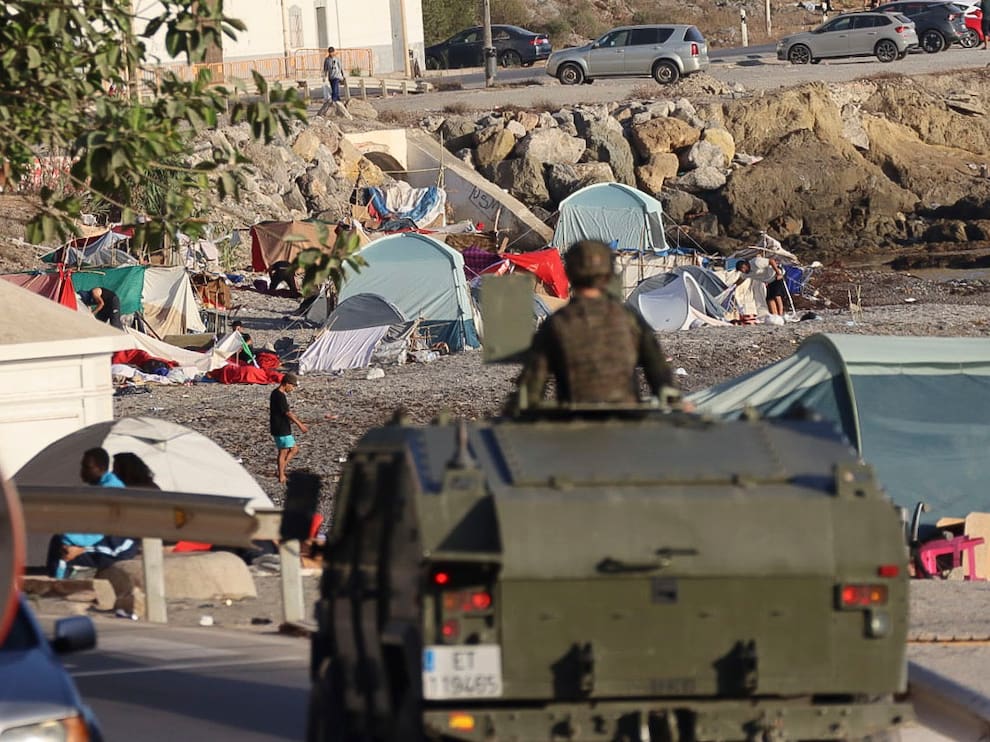 Los militares españoles atacan a migrantes en Ceuta